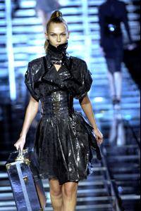 14348_celebrity_city_Dolce_E_Gabbana_Milan_Fashion_Show_132_123_483lo.jpg