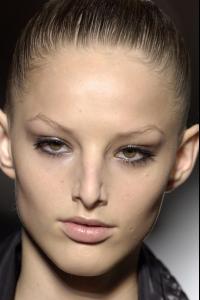 37274_celebrity_city_Lanvin_Paris_S_S_07_Details_180_123_450lo.jpg