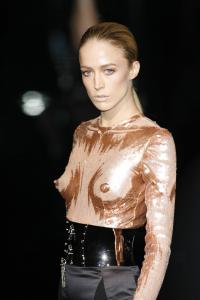 52097_celebrity_city_Dolce__Gabbana_F_W_2007_Milan_14_123_129lo.jpg