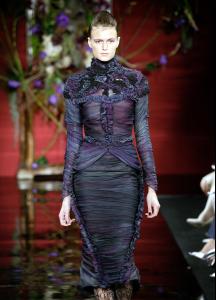 68723_fw2003ctr_Givenchy__05_122_514lo.jpg