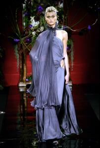 68782_fw2003ctr_Givenchy__08_122_904lo.jpg