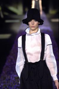 84094_celebrity_city_Yves_Saint_laurent_Paris_Fashion_Show_158_123_334lo.jpg