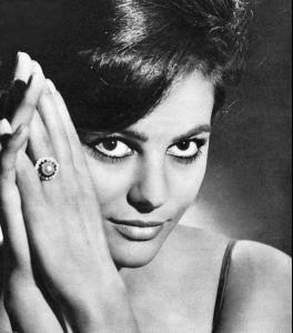 600full_claudia_cardinale__2_.jpg