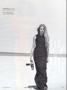 Angela_Lindvall_Tanga_Moreau_phPeterLindbergh_Vogue_1999__7_.jpg