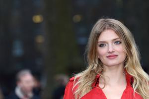 04646_Tikipeter_Lily_Donaldson_Burberry_Feb_21_1_012_123_424lo.jpg