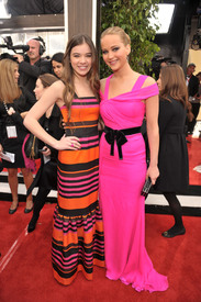 87241_Tikipeter_Hailee_Steinfeld_SAG_Awards_1_076_122_170lo.jpg