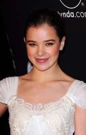 84457_Hailee_Steinfeld_SantaBarbaraInternationalFilmFestival_1_J0001_009_122_249lo.jpg