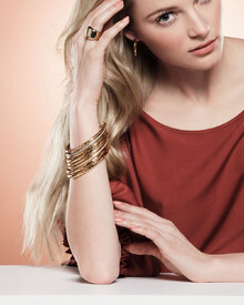 Neiman_Marcus_Spring_2011_Gift_Book_5.jpg