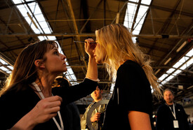 Alexander_Wang_Front_Row_Backstage_Fall2011_Xd_ASVo8hp_D.jpg