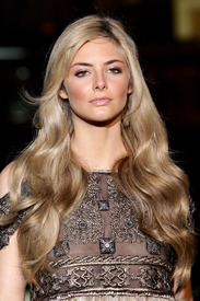 Tamsin_Egerton_Alberta_Ferretti_Fashion_Show_Florence_06.jpg