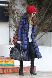 71359_RachelBilson_LeavesherhomewearingabeaniehatandbluequiltedjacketinLosAngelesFeb192011_By_oTTo13.jpg