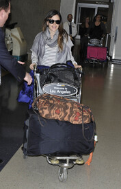 RachelBilsonintightsLAX1sidebuttpicFEB_22_2011HQx2415.jpg
