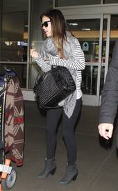 RachelBilsonintightsLAX1sidebuttpicFEB_22_2011HQx2417.JPG