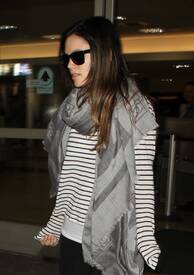 RachelBilsonintightsLAX1sidebuttpicFEB_22_2011HQx2418.JPG