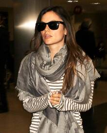 RachelBilsonintightsLAX1sidebuttpicFEB_22_2011HQx242.JPG