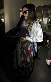 RachelBilsonintightsLAX1sidebuttpicFEB_22_2011HQx247.jpg