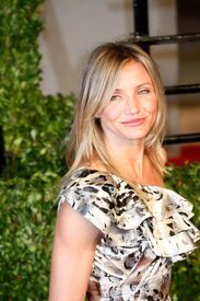 Celebutopia-Cameron Diaz-2011 Vanity Fair Oscar Party-06.jpg