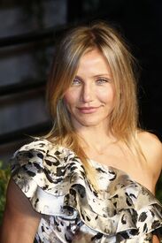Celebutopia-Cameron Diaz-2011 Vanity Fair Oscar Party-08.jpg
