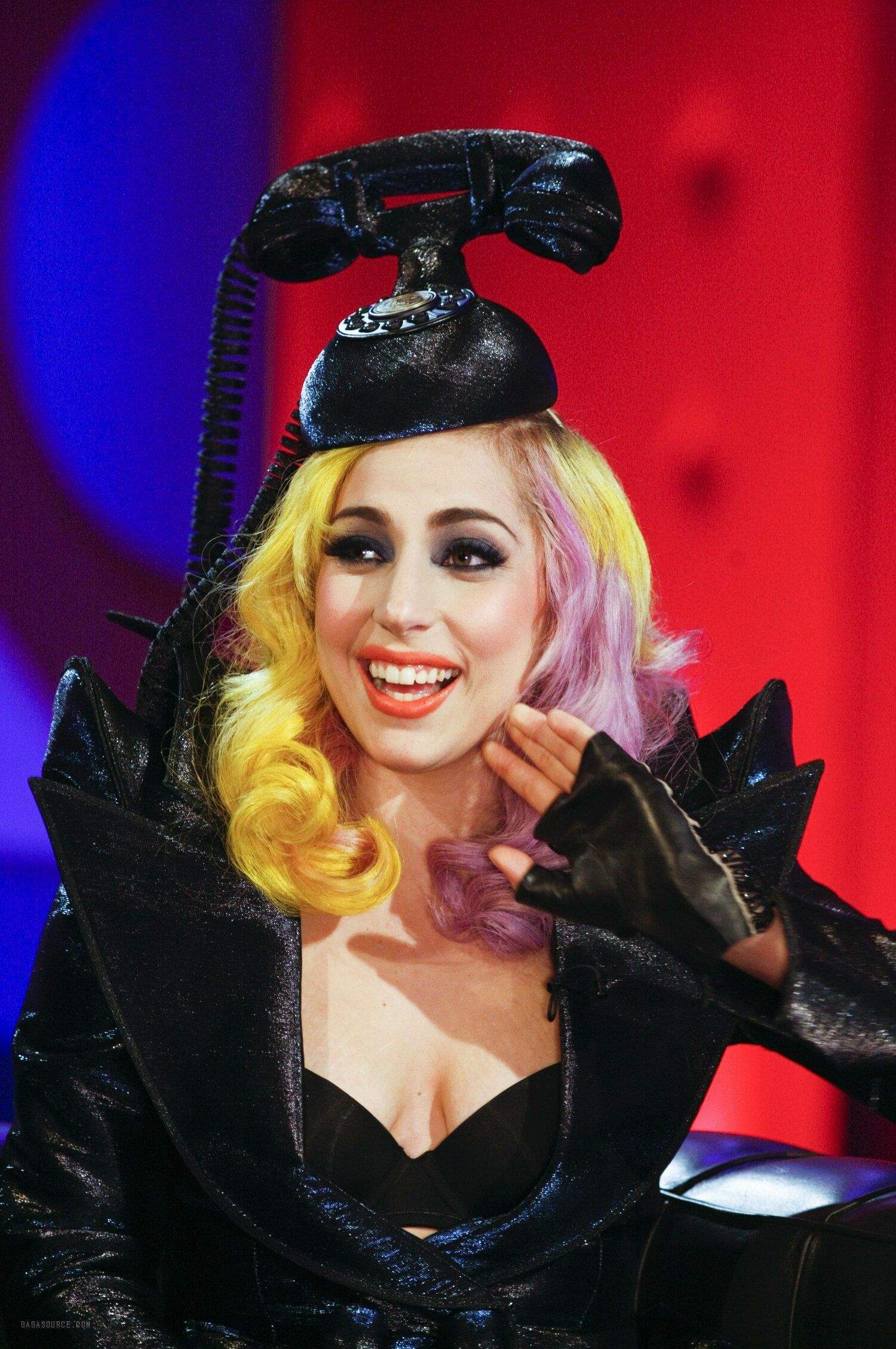 Супер леди транскрипция. Lady Gaga. Леди Гага Сте́фани Джоа́нн Анджели́на Джермано́тта. Гага 2010. Леди Гага 2010 год.