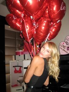 600full_candice_swanepoel2.jpg