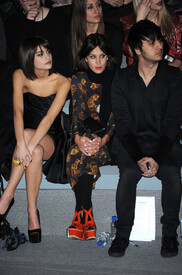 Alexa Chung Christian Siriano Front Row Fall 6MjrQVVHzADl.jpg