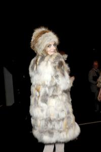 ANNA_SUI_FALL_2011_RTW_BACKSTAGE_018_runway.jpg