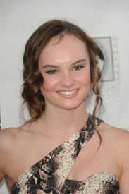 th_Madeline_Carroll__002.jpg