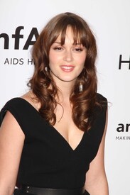 Leighton_Meester_amfAR_NY_Gala_08.jpg