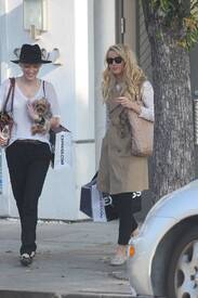 amber-heard-spotted-shopping-beverly-20120224-155812-484.jpg