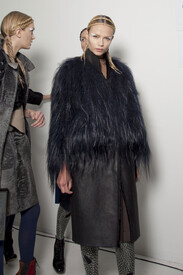 Fendi_Fall_2012_Backstage_s_DU8_IGBu_Sl_Zx.jpg