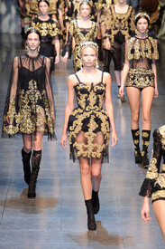 Dolce_Gabbana_Fall_2012_B3_ENZl6_M1c_Dx.jpg