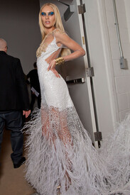 Prabal Gurung Fall 2012 Backstage AuoMAjG1fcWx.jpg