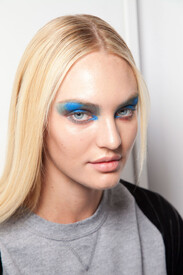 Prabal Gurung Fall 2012 Backstage mOyZv2kXrZOx.jpg