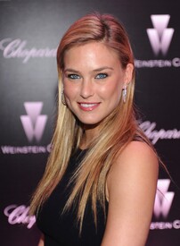 bar-refaeli-attends-the-w-11.jpg