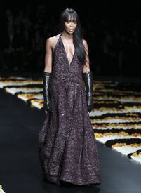 CU-Naomi Campbell-Roberto Cavalli women_'s Fall-Winter 2012-13 fashion collection-02.jpg