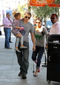 Halle Berry arrives at The Little Door in Hollywood 29.1.2012_01.jpg