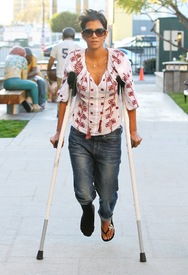 Halle Berry visits homes and schools in Malibu 9.2.2012_44.jpg