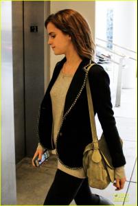 emma-watson-kristen-stewart-defender-04.jpg