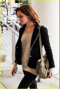 emma-watson-kristen-stewart-defender-08.jpg