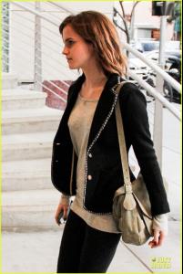 emma-watson-kristen-stewart-defender-07.jpg