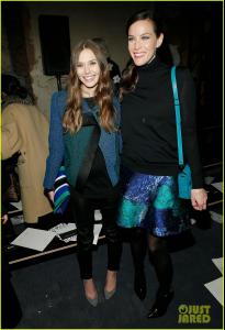 elizabeth-olsen-liv-tyler-proenza-schouler-fashion-show-01.jpg