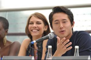 Lauren_cohan_steven_yeun_sdcc2012.jpeg