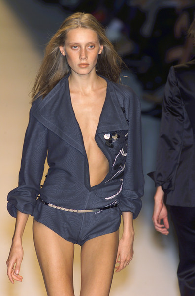 Louis Vuitton Spring 2000 Ready-to-Wear Fashion Show - Colette Pechekhonova  (NATHALIE), Marc Jacobs