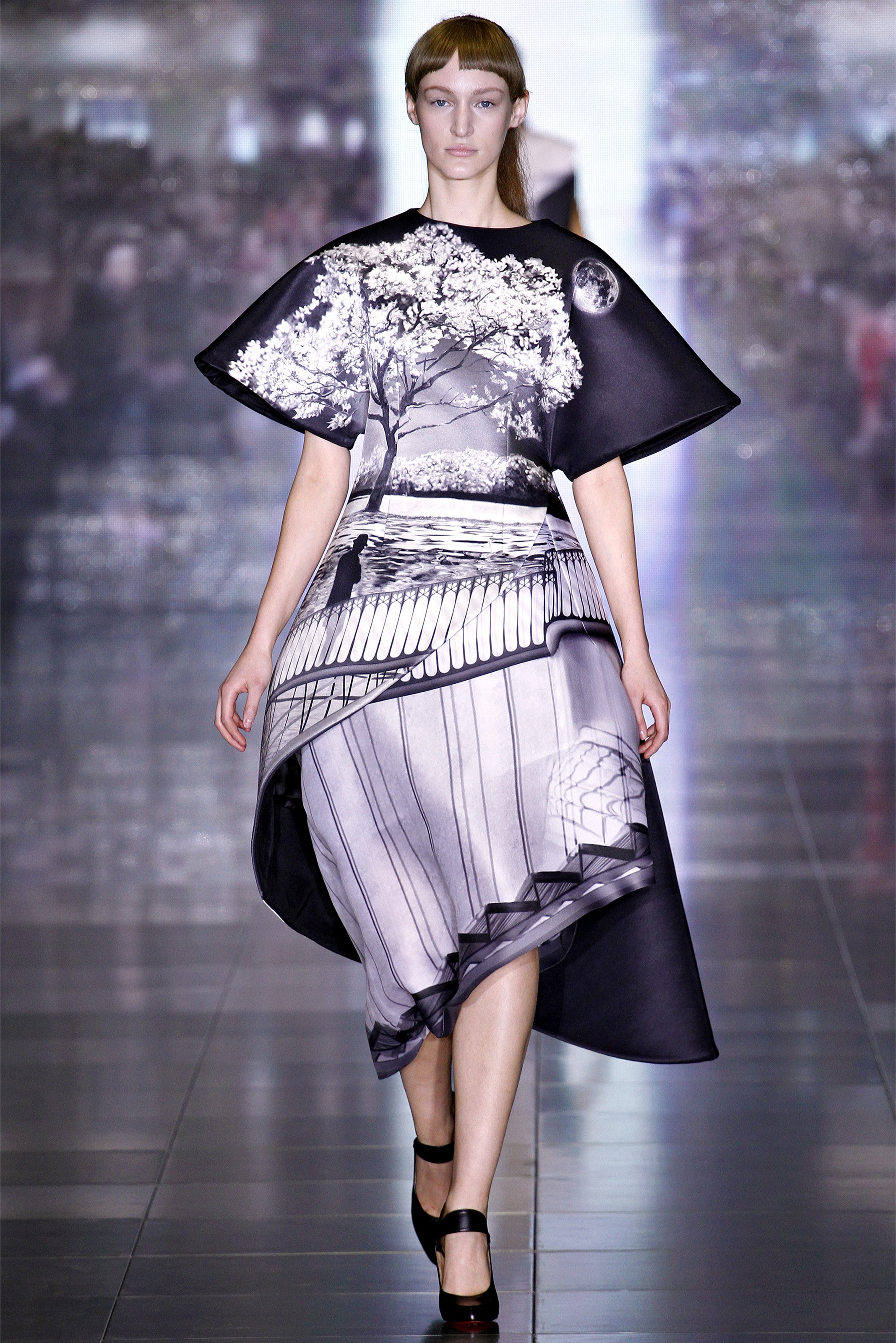 Designer collections. Mary Katrantzou одежда.