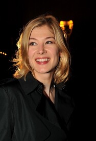 RosamundPike_020713_09.jpg