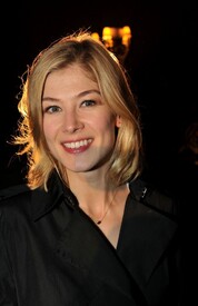 RosamundPike_020713_10.jpg