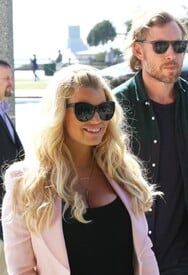 jessicasimpson_feb142013_02.jpg