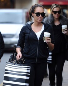 006_Tamara_Ecclestone_Ecclestone_Sisters_Go_Shopping.jpg