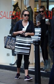 010_Tamara_Ecclestone_Ecclestone_Sisters_Go_Shopping.jpg