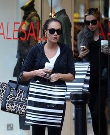 011_Tamara_Ecclestone_Ecclestone_Sisters_Go_Shopping.jpg